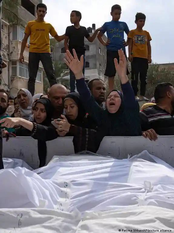 مردم غزه در جدال مرگ و زندگی