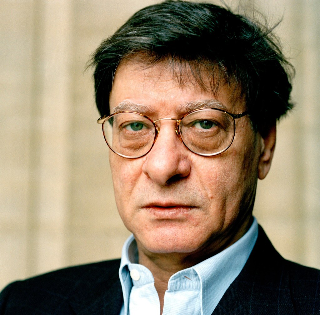 درمحاصره_محمود_درویش_ترجمه_ی_تراب_حق_شناس