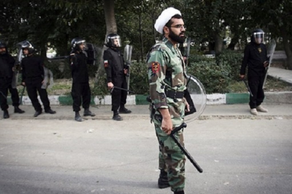 سرکوب عریان و فراگیر در نیمه آذر