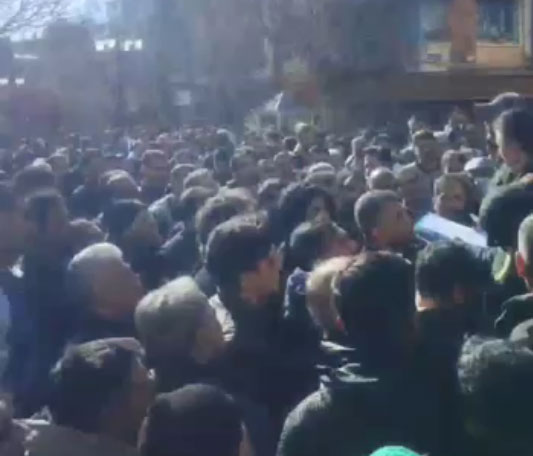 اعتراض کسبه علیه افزایش قیمت ارز، رکود حاکم بر بازار و کمبود مواد&nbsp;اولیه