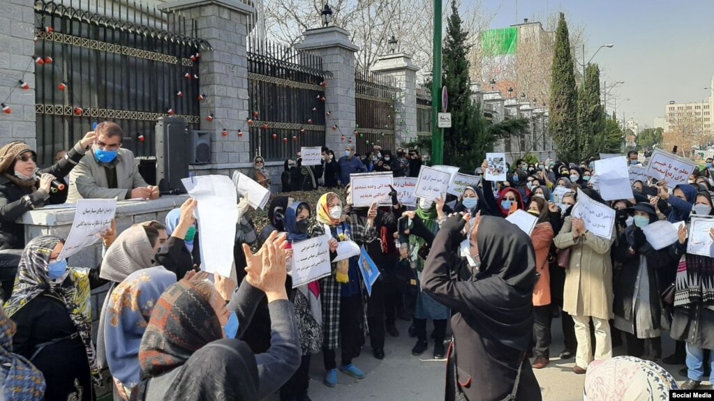 اتحادیه‌های صنفی و جنبش‌های&nbsp;اجتماعی