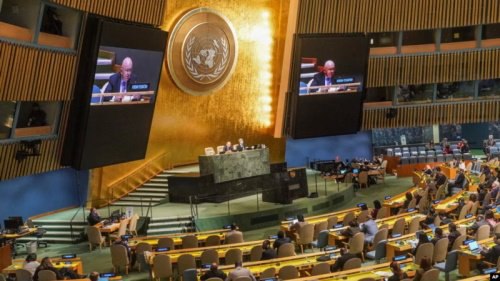 آمریکا در رقابت با قطعنامه ی مورد حمایت اروپا که خواستار خروج نیروهای روسیه از اوکراین است، قطعنامه پیشنهادی خود در مورد جنگ اوکراین را تسلیم سازمان ملل متحد کرده است.