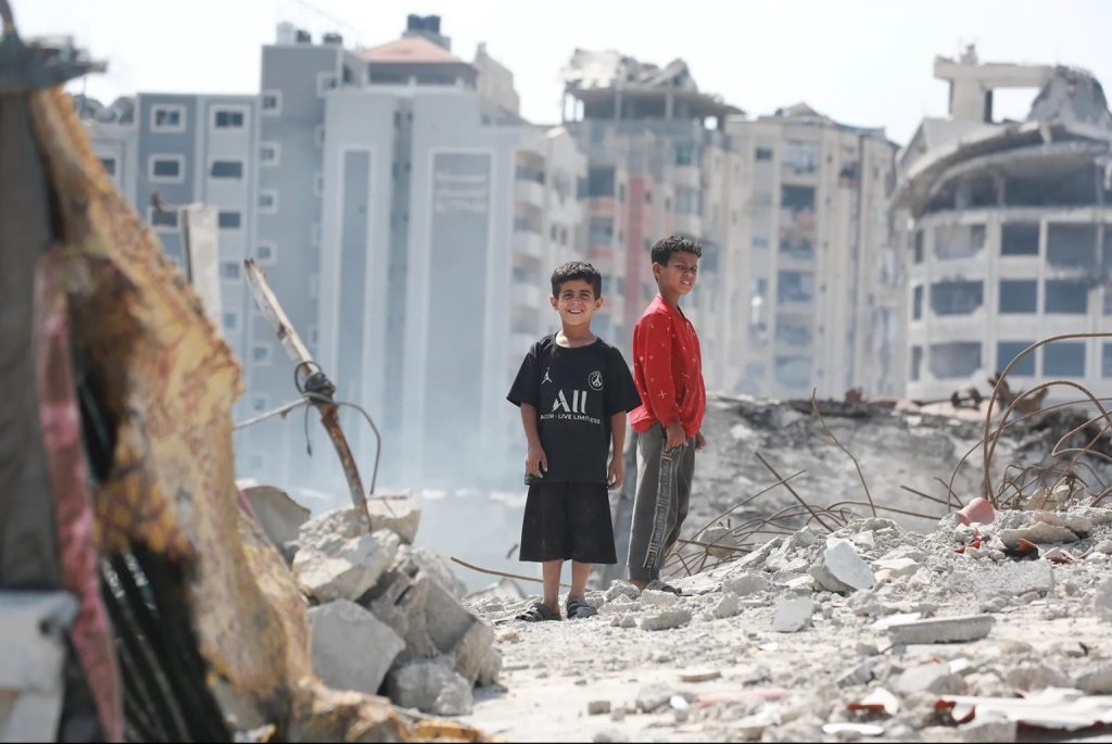 در غزه، خنده مکثی کوتاه میان گریه بود / ریتا بارود / ترجمه‌ی کوشیار&nbsp;پارسی