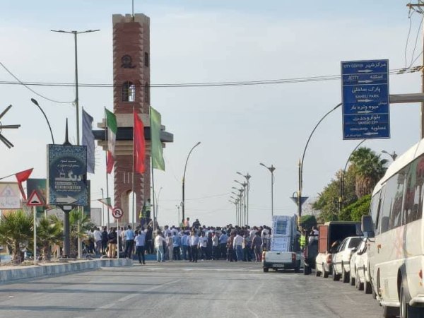 موجِ هماهنگِ کارگرانِ نفت برای عدالتِ مزدی – عکس و فیلم   